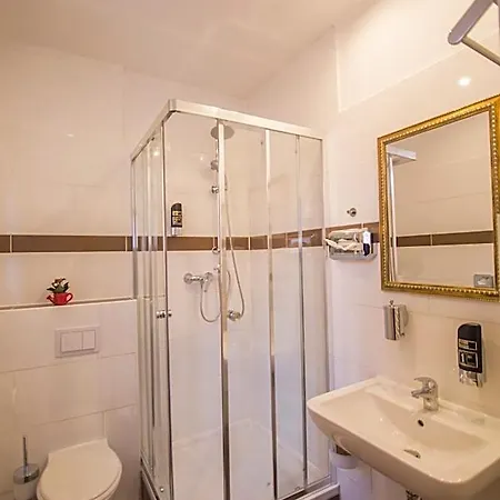 Heisede Hotell 3*