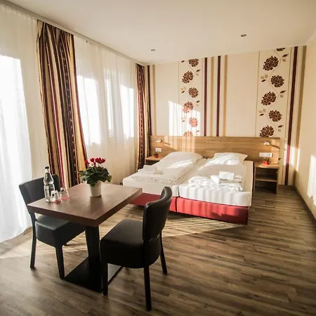 Heisede Отель